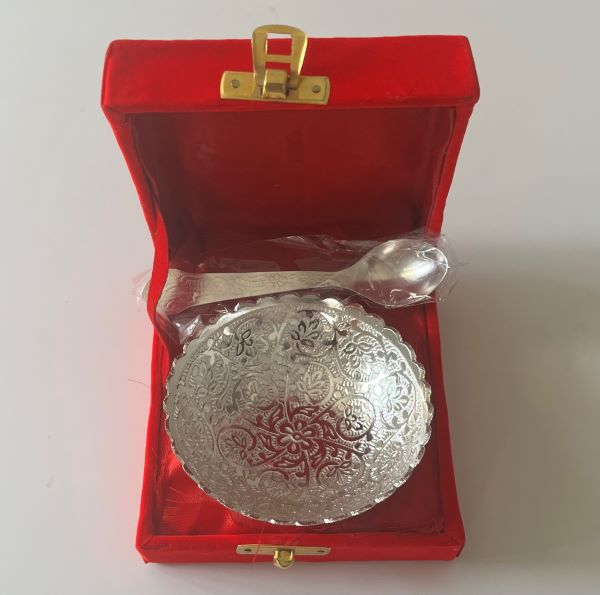 Silver Plated Nakshi Bowl & Spoon G in Velvet Box: SP0017G