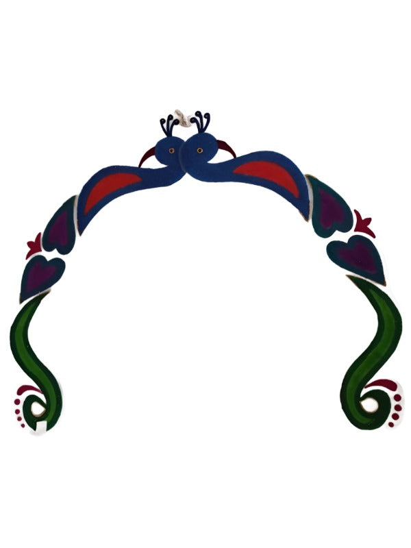 A traditional decorative item used to decorate the lunch plates of the bride and the groom.